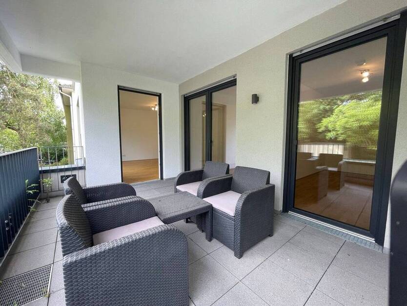 Neuwertige Fünf-Zimmer-Etagenwohnung mit Top-Ausstattung - barrierefrei 5 zimmer