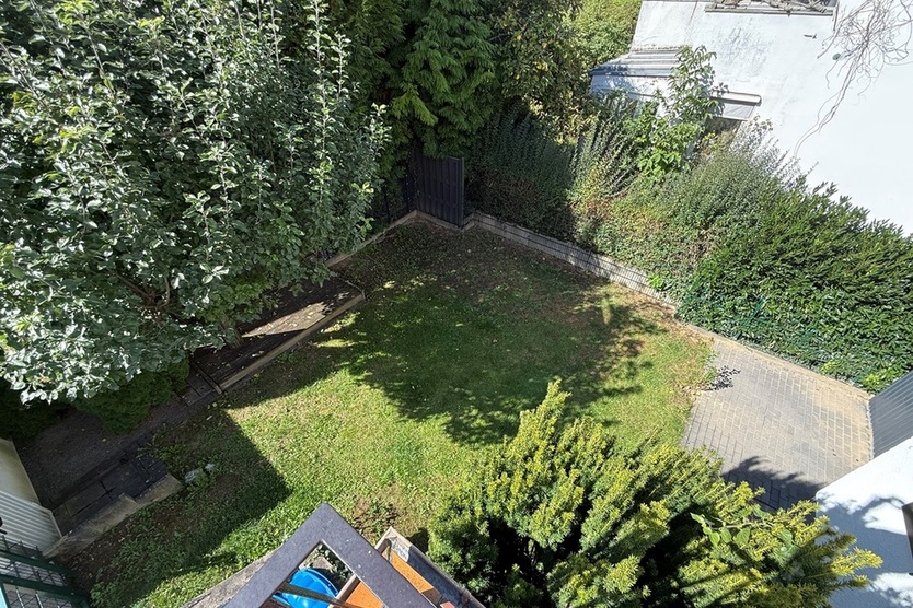 Eschborn: 2,5-Zimmer-Wohnung mit Gartenanteil in kleiner Wohneinheit und citynaher Lage 2.5 zimmer