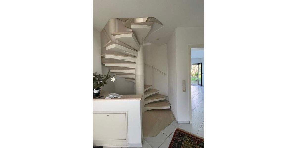 Reihenmittelhaus Wiesbaden Bierstadt - 5 Zimmer, 135 m&sup2;, 670.000&euro; | Angebot:25720774