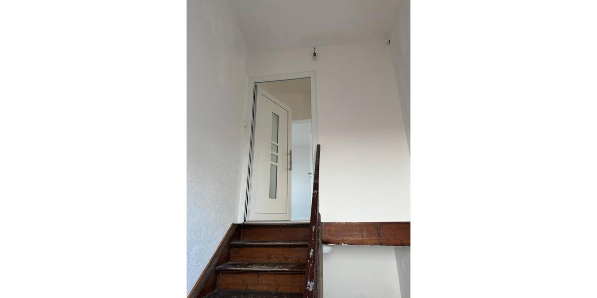 Dachgeschoßwohnung Flörsheim am Main - 2 Zimmer, 65 m&sup2;, 1.200&euro; | Angebot:25903915