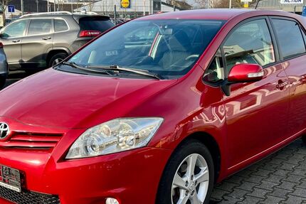 Toyota Auris 108.900 km 7.900 &euro; Kelsterbach 65451