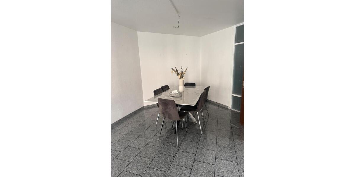 Etagenwohnung Wiesbaden Südost - 3 Zimmer, 90 m&sup2;, 1.650&euro; | Angebot:26227392