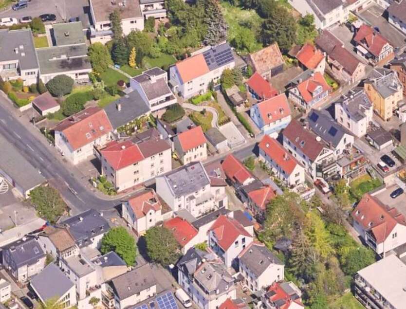 Haus zum Kaufen in Frankfurt 695.000 € 172 m² 12 zimmer