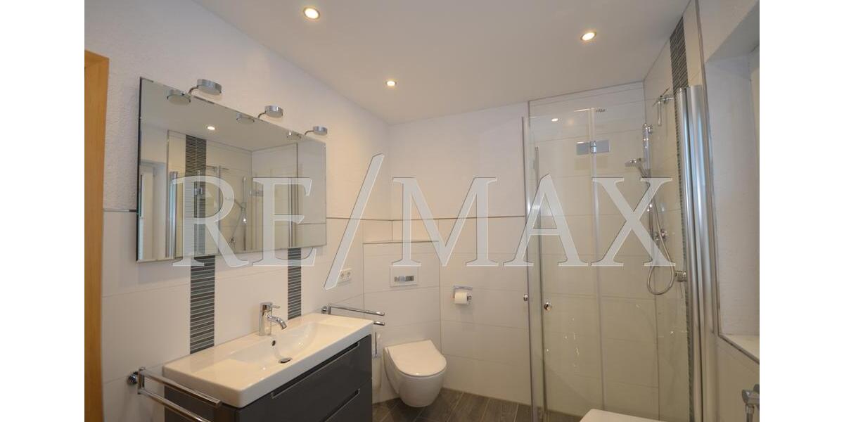 Geräumiges Einfamilienhaus mit Einbauküche und Garten in Wörsdorf- Haustiere willkommen 8 zimmer