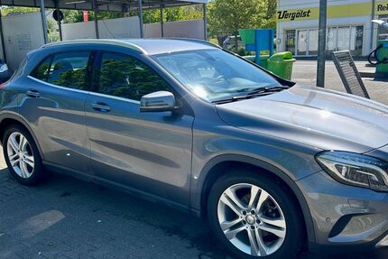 Mercedes-Benz GLA 180 83.000 km 15.900 &euro; Köngernheim 55278