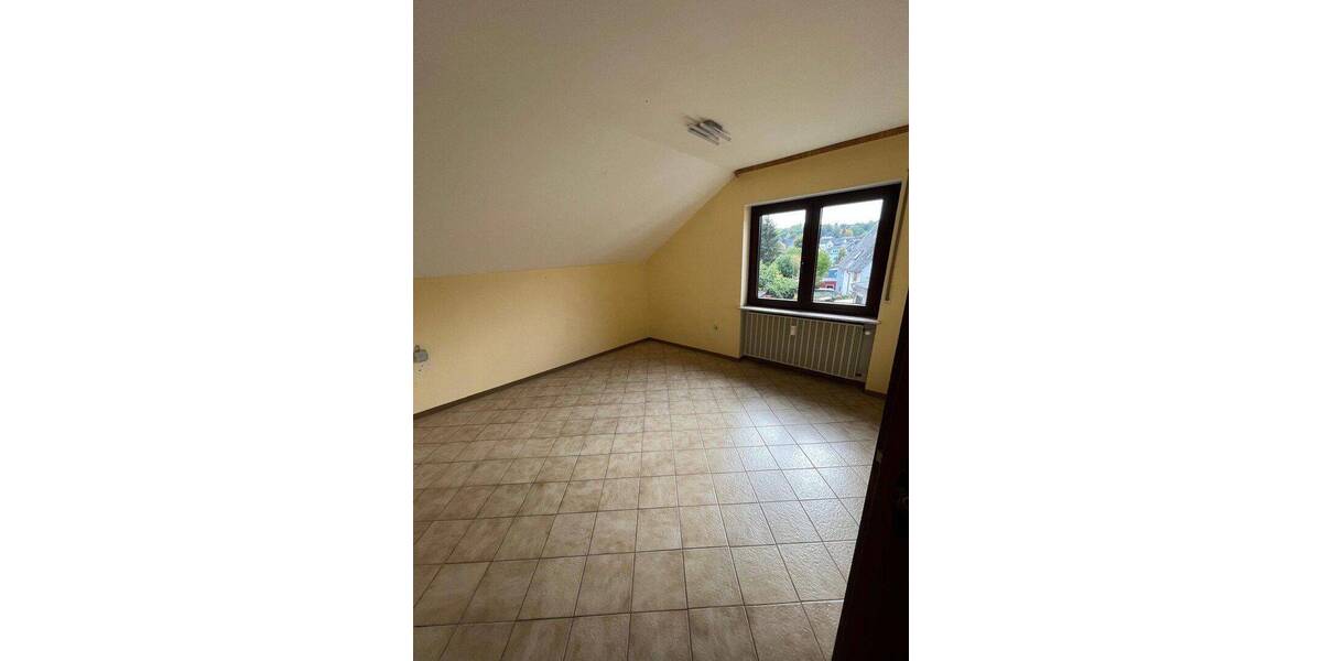 Etagenwohnung Niederselters Niederselters - 4 Zimmer, 110 m&sup2;, 900&euro; | Angebot:26805141