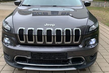 Jeep Cherokee 140.000 km 11.999 € Mainz-Kastel 55252