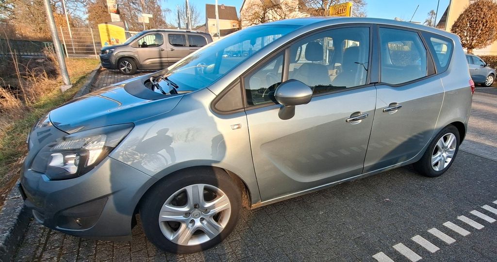 Opel Meriva 193.000 km 2.700 &euro; Katzenelnbogen 56368