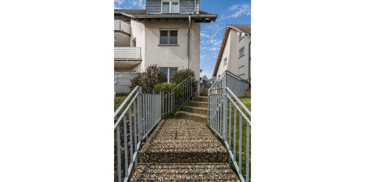 Einfamilienhaus Hünfelden - 11 Zimmer, 303 m&sup2;, 599.000&euro; | Angebot:26756826