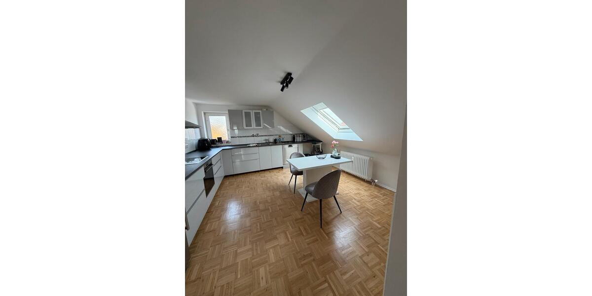 Helle 3-Zimmer-Dachgeschosswohnung in 65830 Kriftel zimmer