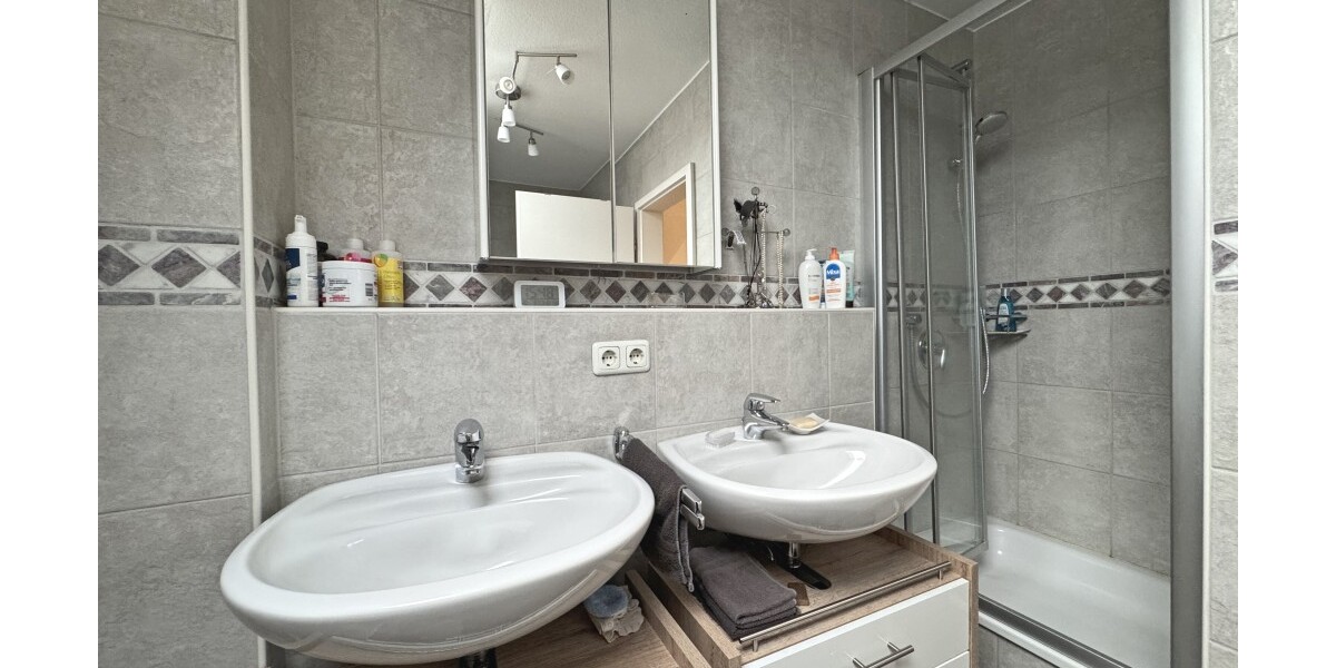 *Langenhain* Gepflegte Doppelhaushälfte in ruhiger Lage mit Nähe zum Wald* 6 zimmer