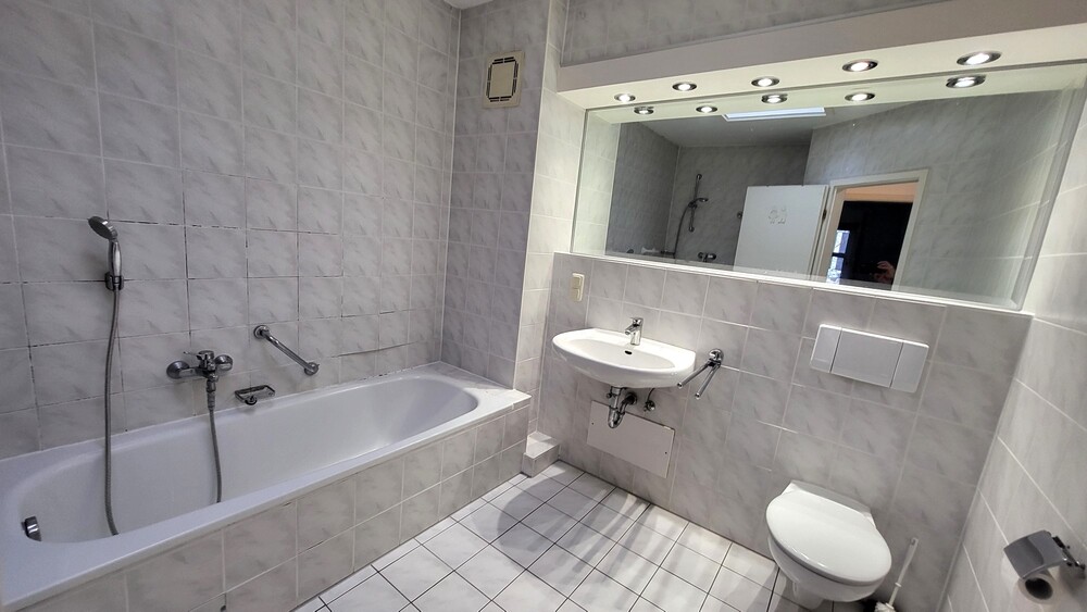 RMH mit Garage, 2 Balkonen, Garten und Terrasse - Reihenmittelhaus Wiesbaden Klarenthal | Angebot:25972229