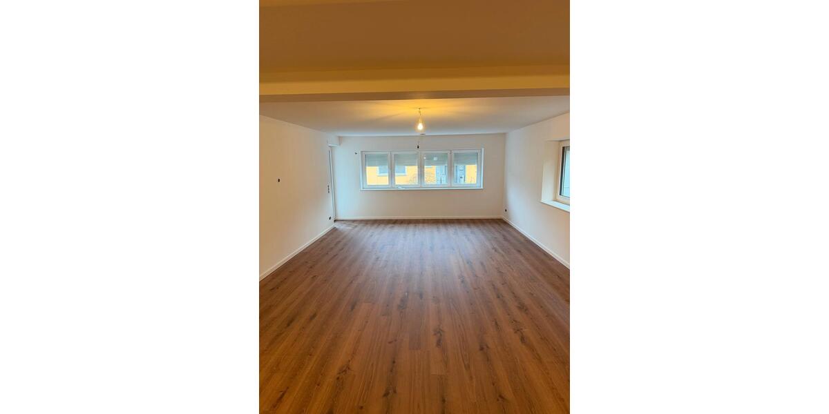 Erdgeschoßwohnung Bad Schwalbach - 4 Zimmer, 100 m&sup2;, 1.450&euro; | Angebot:26045044