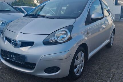 Toyota Aygo (X) 107.000 km 3.900 &euro; Wiesbaden 65187
