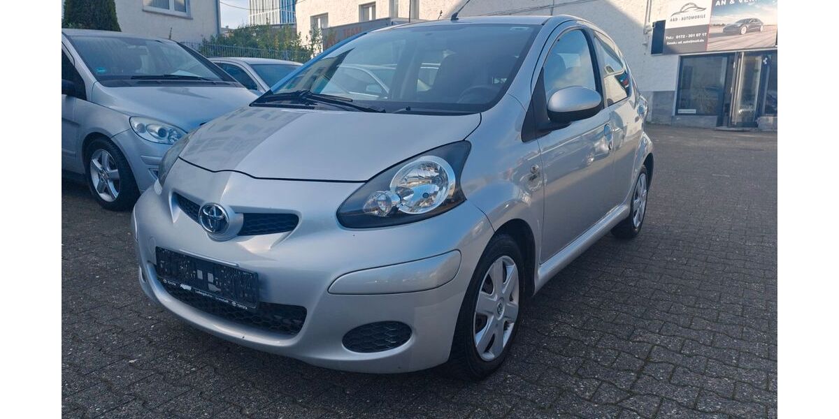 Toyota Aygo (X) 107.000 km 3.900 &euro; Wiesbaden 65187