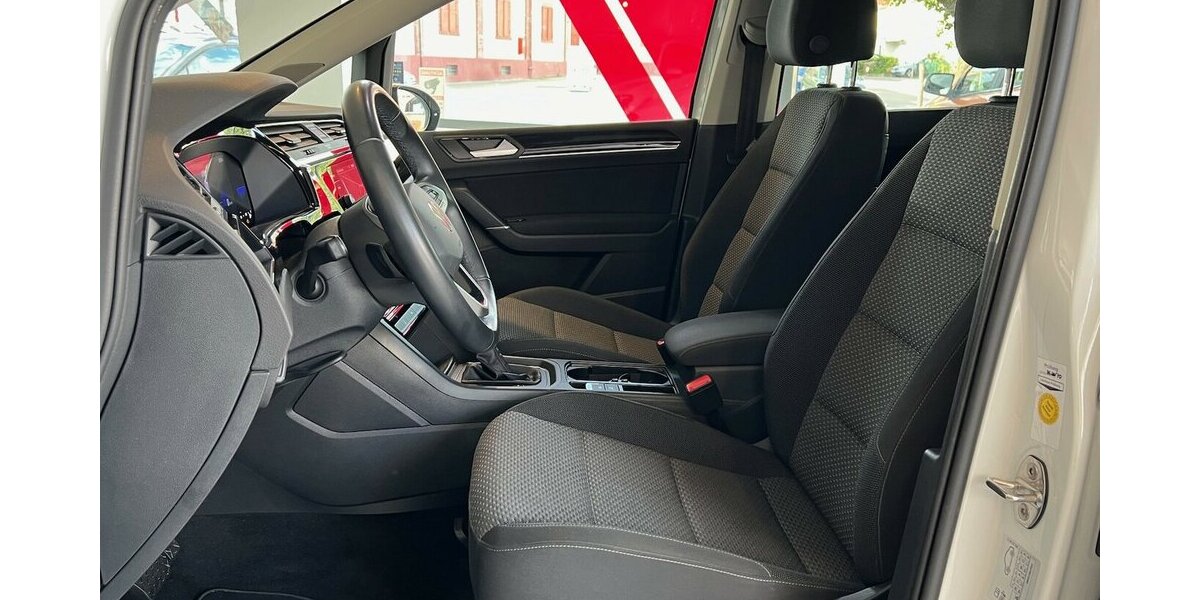 VW Touran Comfortline BMT Start-Stopp 7 Sitzer *Pano* 75.850 km 27.499 &euro; Mainz-Kostheim 55246