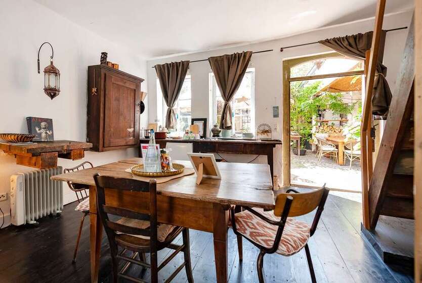 Haus zum Kaufen in Oestrich-Winkel 1.100.000 € 478 m²