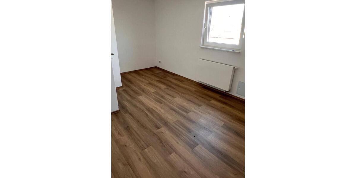 Dachgeschoßwohnung Geisenheim - 2 Zimmer, 64 m&sup2;, 960&euro; | Angebot:26063146