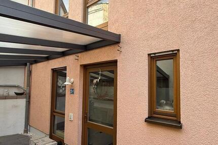 Gepflegtes Reihenhaus in idyllischer Hofreite - Wiesbaden-Igstadt zimmer