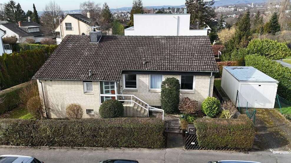 Haus zum Kaufen in Wiesbaden 799.000 € 200 m²
