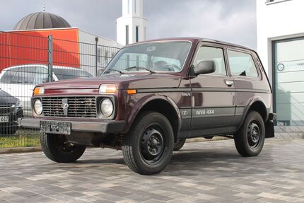 Lada Niva 98.000 km 5.900 &euro; Mainz 55129