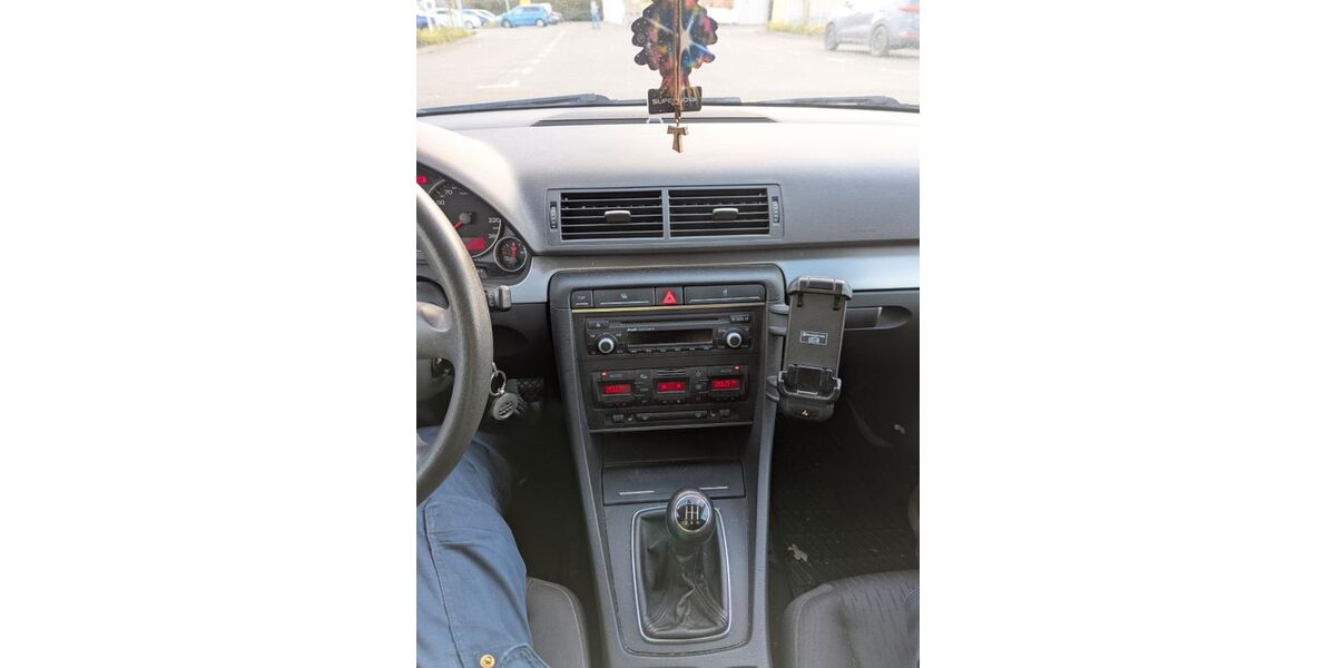 Audi A4 224.000 km 2.700 &euro; Wiesbaden 65205