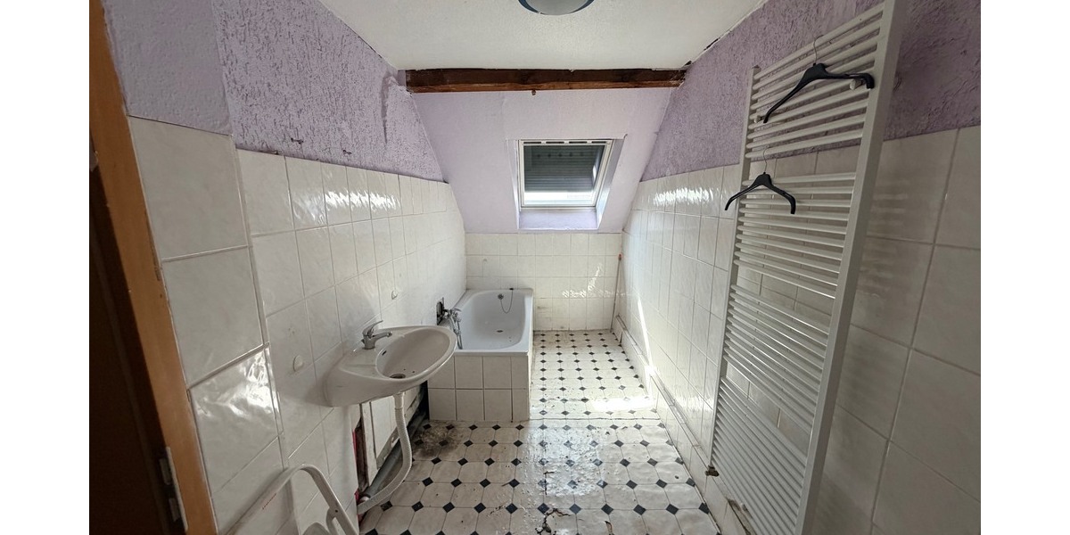 ***Sanierungsobjekt mit großem Potenzial in Mainz-Finthen, flexible Nutzungsmöglichkeiten*** - Einfamilienhaus Mainz Finthen | Angebot:26262022