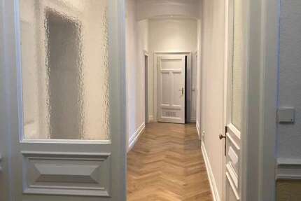 Wohnung Wiesbaden Klarenthal - 5 Zimmer, 125 m&sup2;, 2.200&euro; | Angebot:26422855