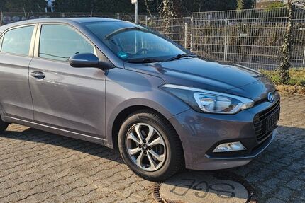 Hyundai i20 106.840 km 7.600 &euro; Wiesbaden 65201