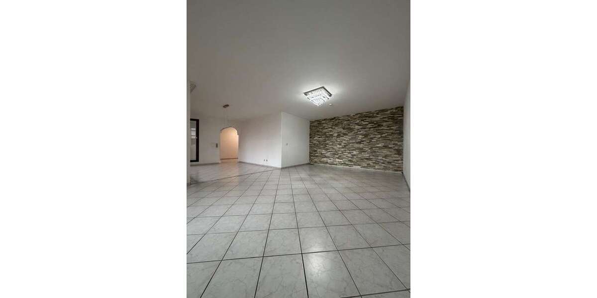 Etagenwohnung Wiesbaden Mainz-Amöneburg - 4 Zimmer, 110 m&sup2;, 1.600&euro; | Angebot:26394758
