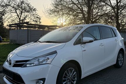 Toyota Verso 149.406 km 11.990 &euro; Budenheim 55257