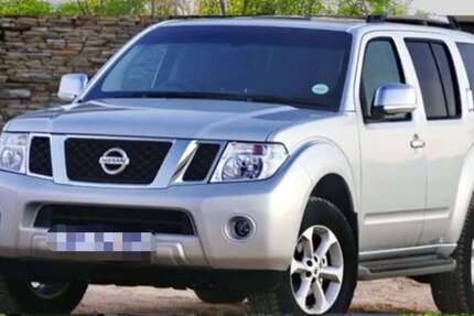 Nissan Pathfinder 174.000 km 22.900 € Wiesbaden 65195