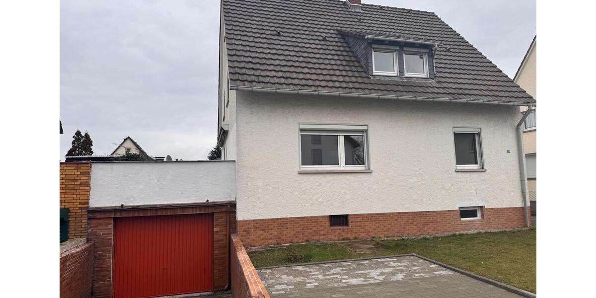 Mehrfamilienhaus, Wohnhaus Oberursel (Taunus) - 7 Zimmer, 156 m&sup2;, 2.500&euro; | Angebot:25329092