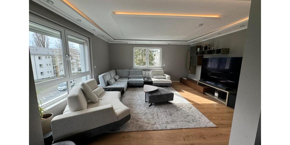 Moderne und möblierte 4 Zimmer Wohnung mit Balkon 4 zimmer