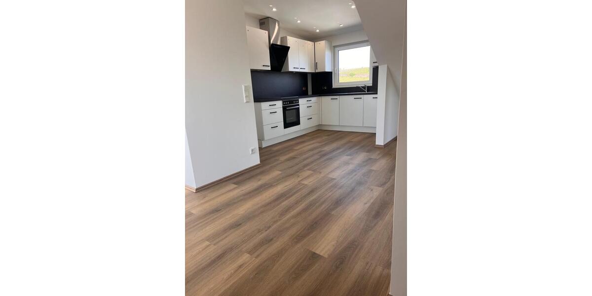 Dachgeschoßwohnung Geisenheim - 2 Zimmer, 64 m&sup2;, 960&euro; | Angebot:26063146