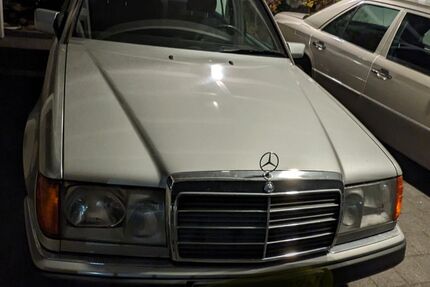 Mercedes-Benz 300 140.879 km 12.787 &euro; Gau-Algesheim 55435