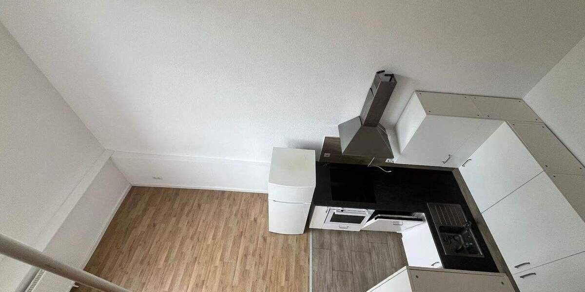 Etagenwohnung Wiesbaden Mitte - 2 Zimmer, 100 m&sup2;, 1.200&euro; | Angebot:25778336