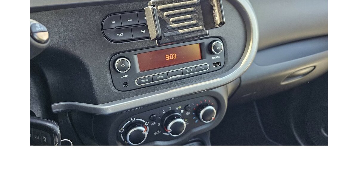 Renault Twingo Zen 48.935 km 10.945 &euro; Schwalbach/Taunus 65824