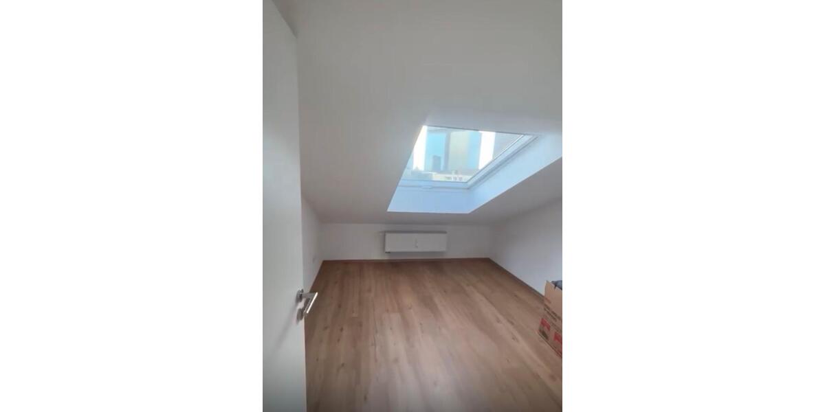 Dachgeschoßwohnung Frankfurt am Main Bockenheim - 2 Zimmer, 36 m&sup2;, 990&euro; | Angebot:25362696