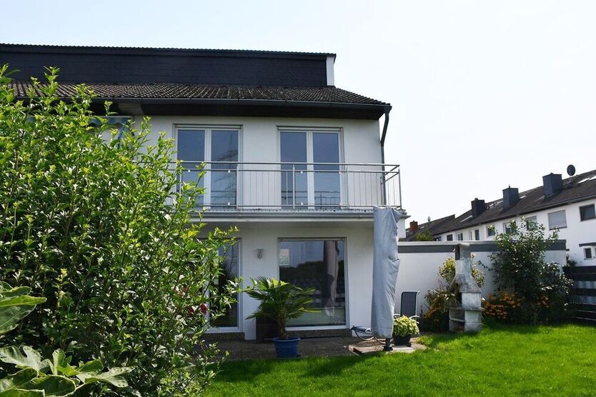**RESERVIERT** Ansprechendes Reihenendhaus mit Ausbaureserve in Feldrandlage