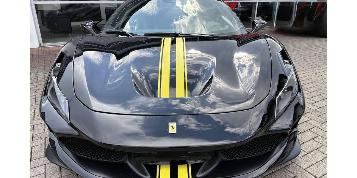 Ferrari F8 Tributo 16.209 km 285.999 &euro; Schwabenheim 55270