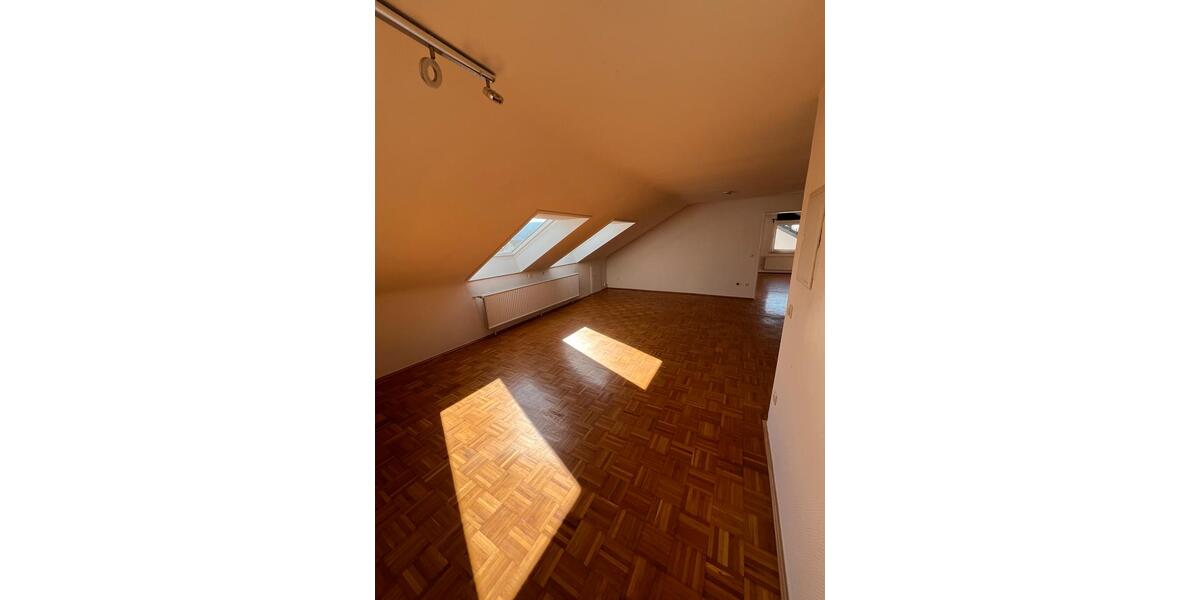 Dachgeschoßwohnung Taunusstein - 2 Zimmer, 75 m&sup2;, 790&euro; | Angebot:26183009