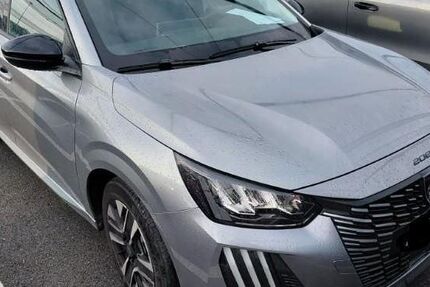 Peugeot 208 26.373 km 14.980 &euro; Rüsselsheim 65428