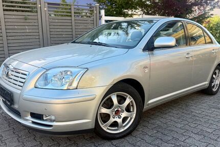 Toyota Avensis 126.720 km 3.890 &euro; Wiesbaden 65185