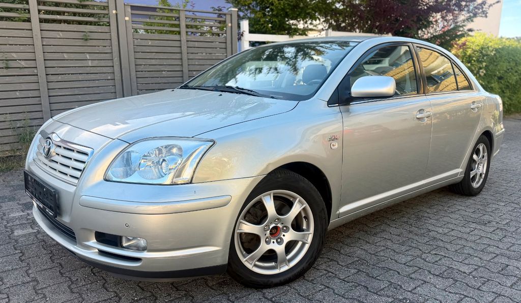 Toyota Avensis 126.720 km 3.890 &euro; Wiesbaden 65185