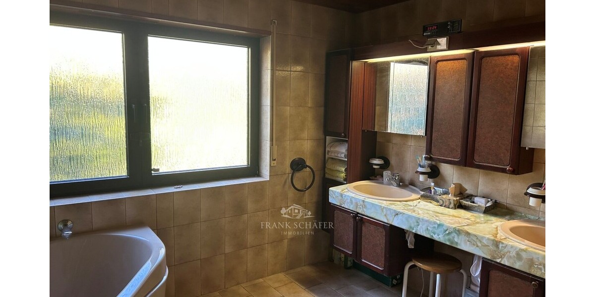 FRANK SCHÄFER IMMOBILIEN - EFH in Saulheimer Toplage: ca. 200m² Wfl. & außergewöhnliches Grundstück - Einfamilienhaus Saulheim / Nieder-Saulheim Saulheim | Angebot:26659997