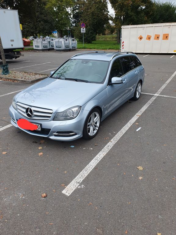Mercedes-Benz C 220 235.000 km 8.800 € Schlangenbad 65388