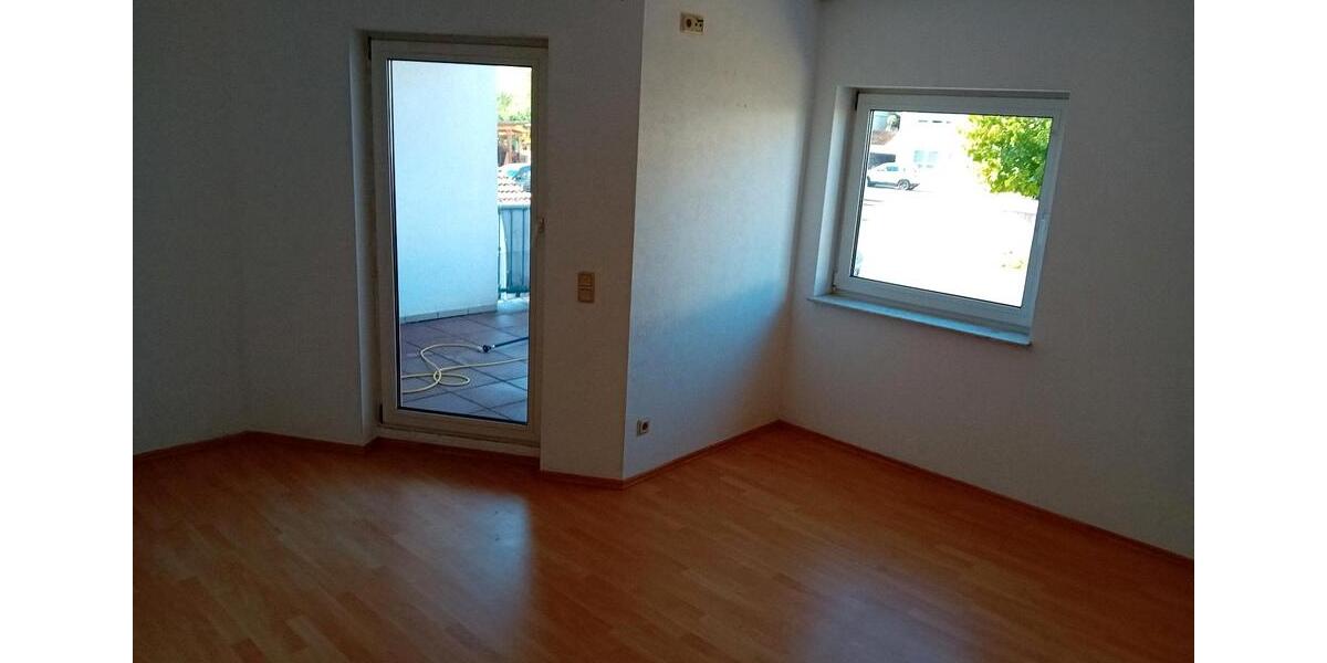 Dachgeschoßwohnung Waldems - 3 Zimmer, 110 m&sup2;, 800&euro; | Angebot:25977156