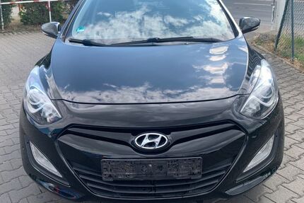 Hyundai i30 84.015 km 6.299 &euro; Mainz-Kastel 55252
