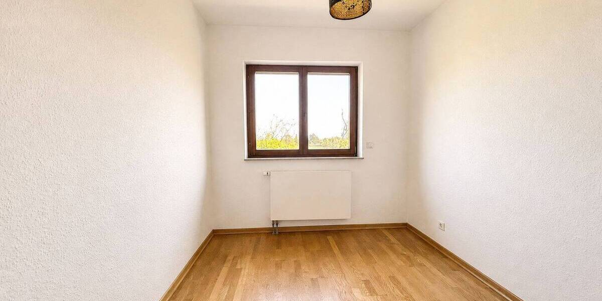 Etagenwohnung Hofheim - 3 Zimmer, 73 m&sup2;, 1.000&euro; | Angebot:26796268